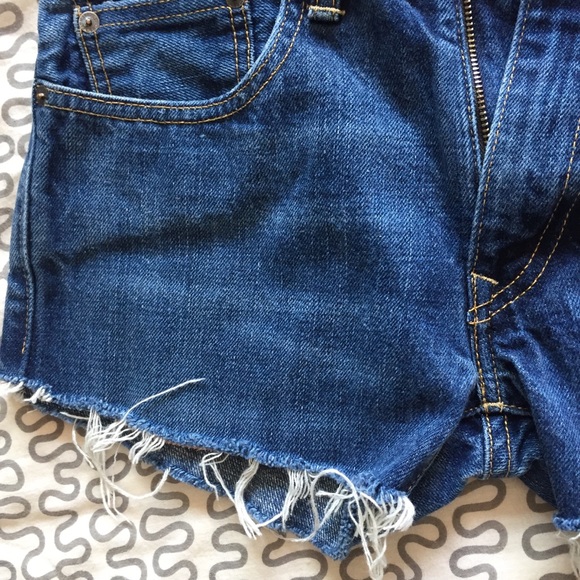 Levi’s Cut-off Jean Shorts 29 - Picture 4 of 8
